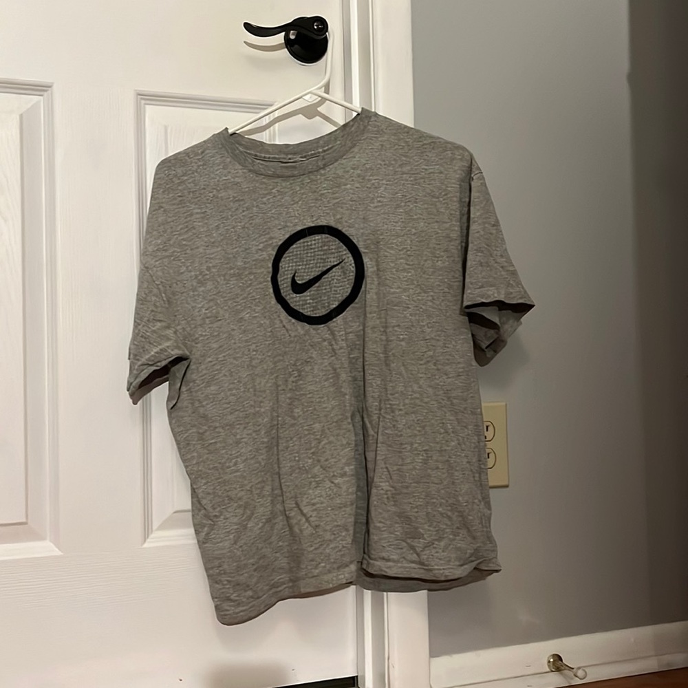 Vintage Nike tee. Medium